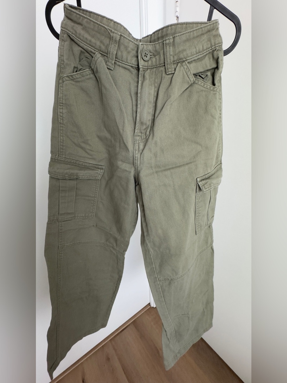 H&M Women’s Olive Green Cargo Pants
